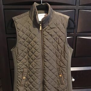 RESERVED Army green lightweight puffer vest